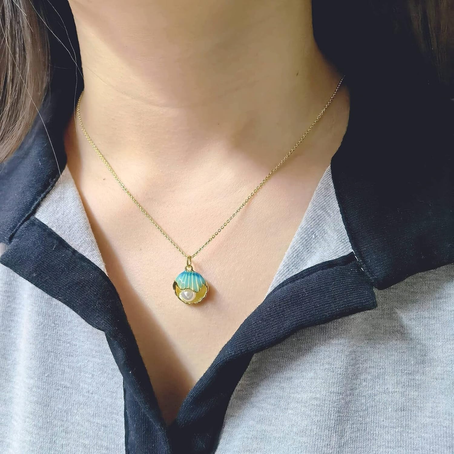 Seashell Pendant Necklace for Women